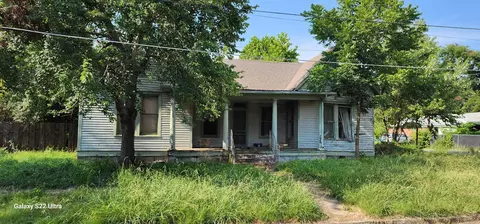 311 E Church St, Paris, AR 72855