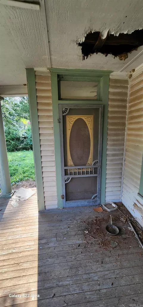 Exterior - 311 E Church St, Paris, AR 72855 photo 9 of 10