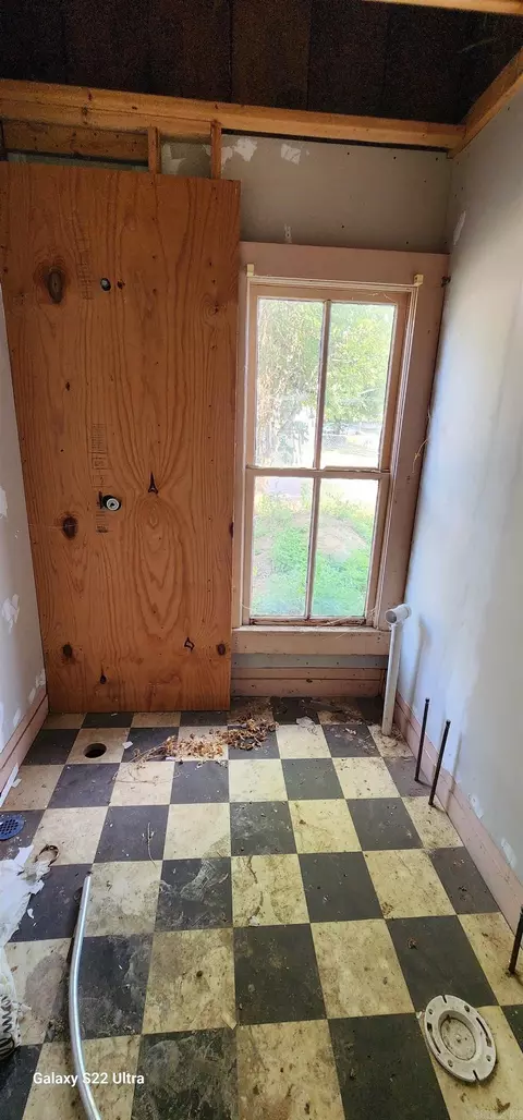 Bath - 311 E Church St, Paris, AR 72855 photo 1 of 2