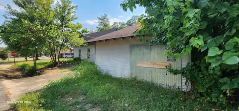 Exterior - 311 E Church St, Paris, AR 72855 photo 8 of 10