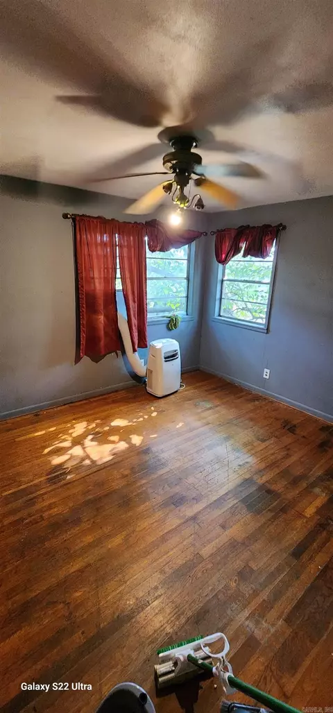 Bedroom - 2710 E Walnut St, Paris, AR 72855 photo 4 of 4