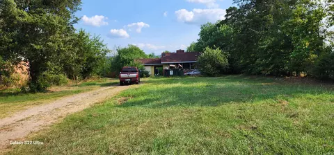 Exterior - 2710 E Walnut St, Paris, AR 72855 photo 2 of 8