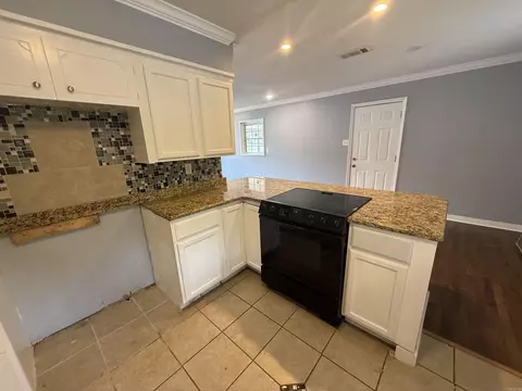 1007 Montclair St, Benton, AR 72015 photo 2