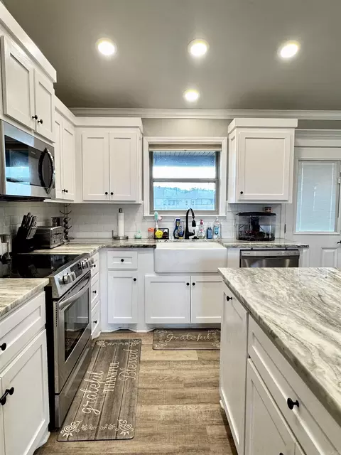 Kitchen - 27 Remington Ln, Ward, AR 72176 photo 2 of 4