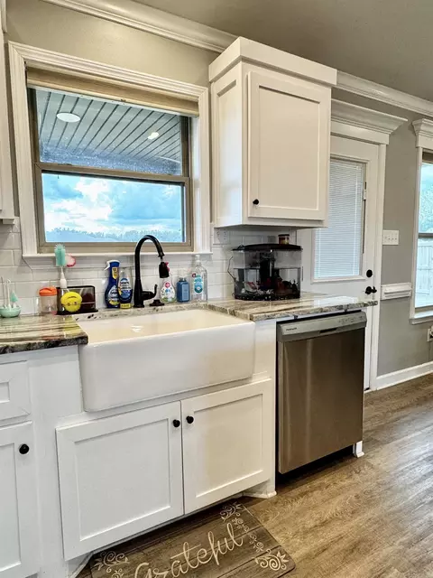 Kitchen - 27 Remington Ln, Ward, AR 72176 photo 3 of 4