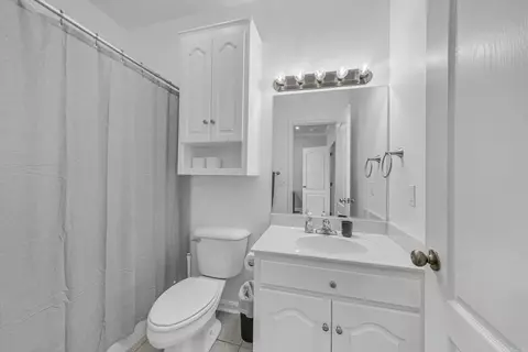 Bath - 507 Dakota Dr, Cabot, AR 72023 photo 1 of 2