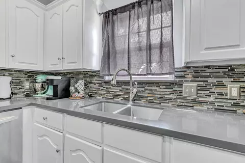 Kitchen - 507 Dakota Dr, Cabot, AR 72023 photo 3 of 8