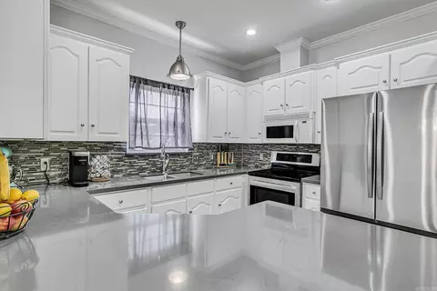 Kitchen - 507 Dakota Dr, Cabot, AR 72023 photo 7 of 8