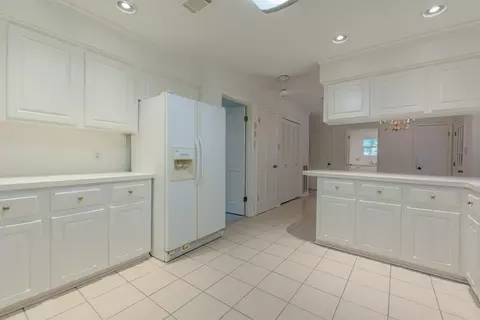 Kitchen - 300 Oakmont Dr, Alexander, AR 72002 photo 1 of 3