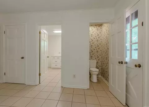 Entry Way - 300 Oakmont Dr, Alexander, AR 72002 photo 3 of 3