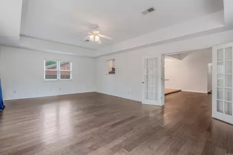 Living - 18 Manchester Dr, Conway, AR 72034 photo 7 of 7