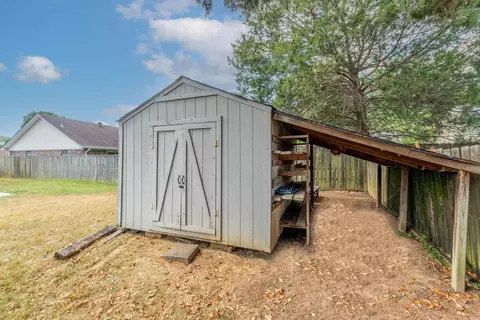 Exterior - 18 Manchester Dr, Conway, AR 72034 photo 3 of 5