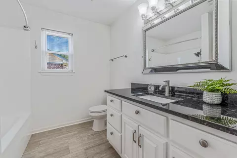 Bath - 18 Manchester Dr, Conway, AR 72034 photo 1 of 3