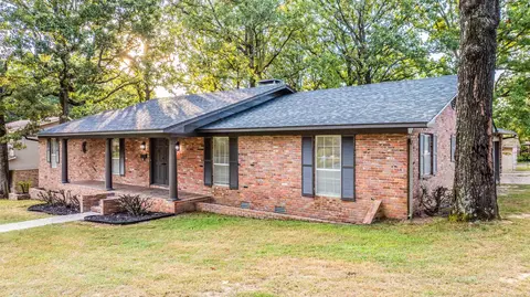 7000 Comanche Dr, North Little Rock, AR 72116