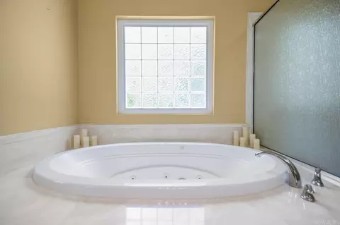 Bath - 232 Sunset Cir, Cabot, AR 72023 photo 3 of 4