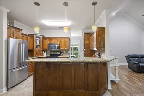 Kitchen - 232 Sunset Cir, Cabot, AR 72023 photo 2 of 5