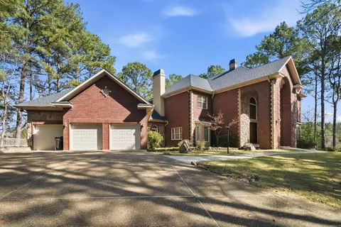 12 Loyola Ln, Hot Springs Village, AR 71909