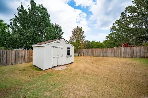 Exterior - 1660 Doe Trl, Conway, AR 72034 photo 5 of 7