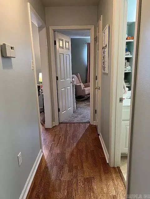 Entry Way - 1660 Doe Trl, Conway, AR 72034 photo 2 of 2