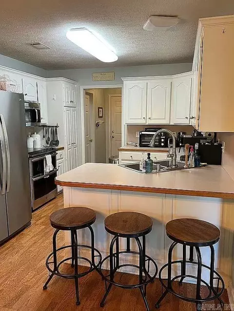 Kitchen - 1660 Doe Trl, Conway, AR 72034 photo 2 of 6