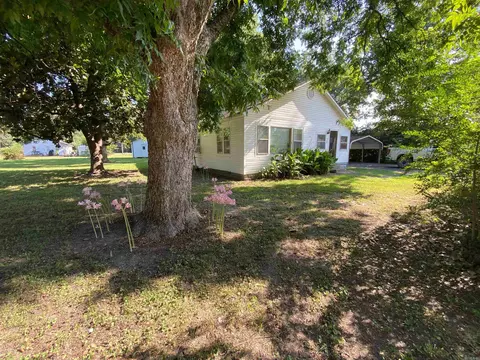 242 E Davis, Piggott, AR 72454 photo 2