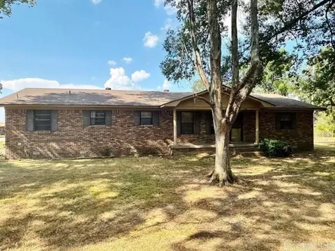 404 Melton Dr, Lonoke, AR 72086