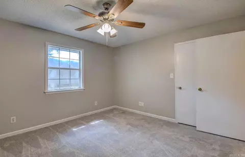 Bedroom - 6531 Forrest Oak Dr, Pine Bluff, AR 71603 photo 6 of 7