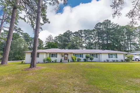 633 Lakeside Ave, Camden, AR 71701