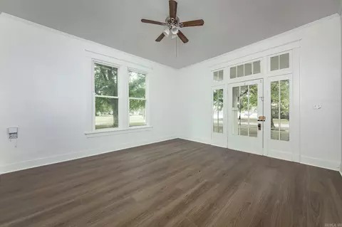 Living - 400 NE 1st St, England, AR 72046 photo 1 of 10