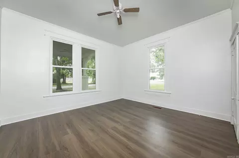 Bedroom - 400 NE 1st St, England, AR 72046 photo 1 of 1
