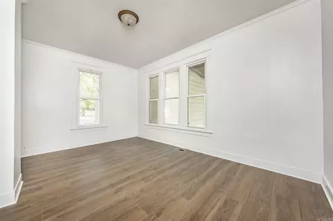 Living - 400 NE 1st St, England, AR 72046 photo 4 of 10