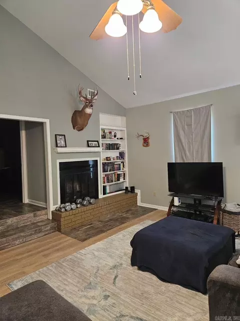 Living - 1910 Harmon Dr, Benton, AR 72015 photo 2 of 2