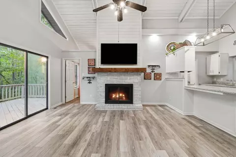 Living - 2090 Tannenbaum Rd, Drasco, AR 72530 photo 2 of 2