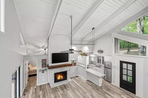 Entry Way - 2090 Tannenbaum Rd, Drasco, AR 72530 photo 1 of 3