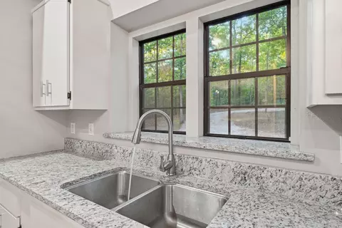 Kitchen - 2090 Tannenbaum Rd, Drasco, AR 72530 photo 3 of 4