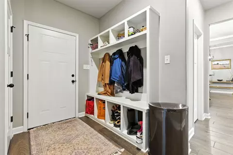 Entry Way - 4046 Hampton Dr, Benton, AR 72019 photo 9 of 9