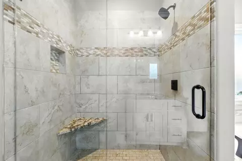 Bath - 4046 Hampton Dr, Benton, AR 72019 photo 3 of 5