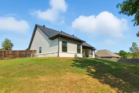 Exterior - 4046 Hampton Dr, Benton, AR 72019 photo 6 of 8