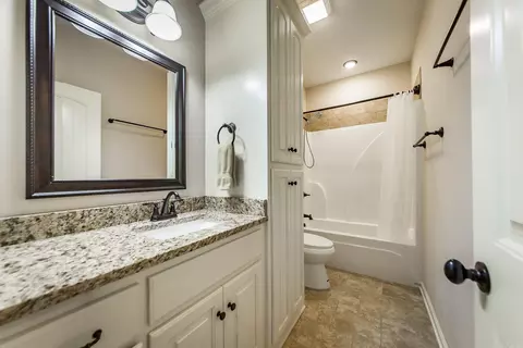 Bath - 6 Raspberry Ln, Cabot, AR 72023 photo 4 of 5