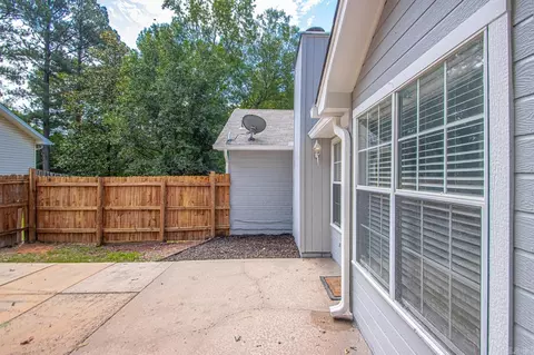 Exterior - 2106 Raintree Dr, Bryant, AR 72022 photo 6 of 7