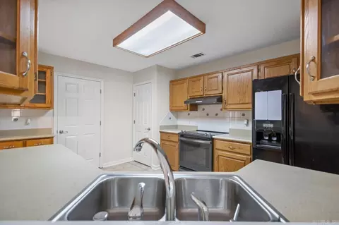 Kitchen - 2976 Spring Ct, Mabelvale, AR 72103 photo 5 of 5