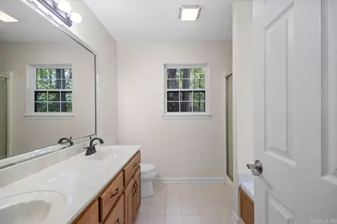 Bath - 2976 Spring Ct, Mabelvale, AR 72103 photo 3 of 4