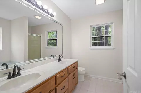 Bath - 2976 Spring Ct, Mabelvale, AR 72103 photo 2 of 4