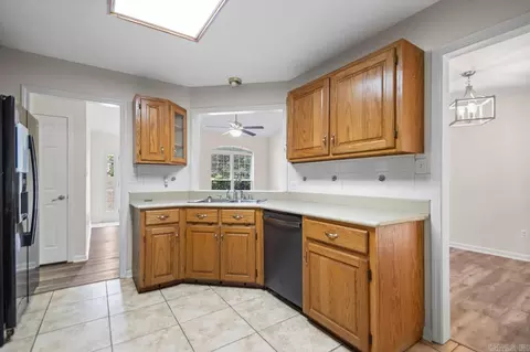 Kitchen - 2976 Spring Ct, Mabelvale, AR 72103 photo 4 of 5