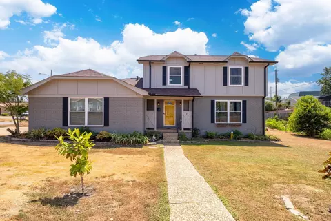 11 Walnut Valley Dr, Little Rock, AR 72211