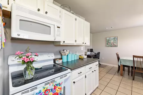 Kitchen - 14 Ruby June, Vilonia, AR 72173 photo 4 of 4