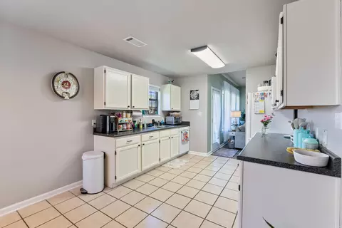 Kitchen - 14 Ruby June, Vilonia, AR 72173 photo 3 of 4