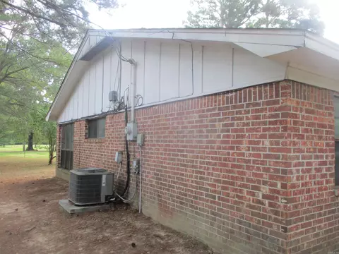 2611 Hixon Dr, Pine Bluff, AR 71603 photo 3
