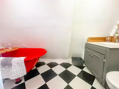 Bath - 49 Fox Ln, Mount Ida, AR 71957 photo 2 of 4