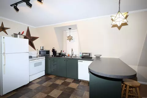 Kitchen - 49 Fox Ln, Mount Ida, AR 71957 photo 2 of 2